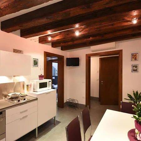 Corte Coppo Deluxe アパート